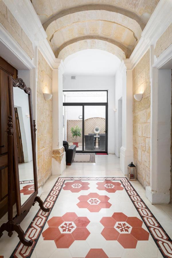 Traditional & Modern Maltese Townhouse - Rooftop Terrace And Sea Views, Close To Birgu Waterfront Cospicua Exteriör bild