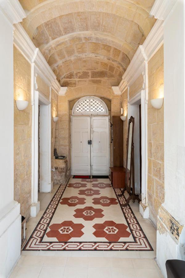 Traditional & Modern Maltese Townhouse - Rooftop Terrace And Sea Views, Close To Birgu Waterfront Cospicua Exteriör bild