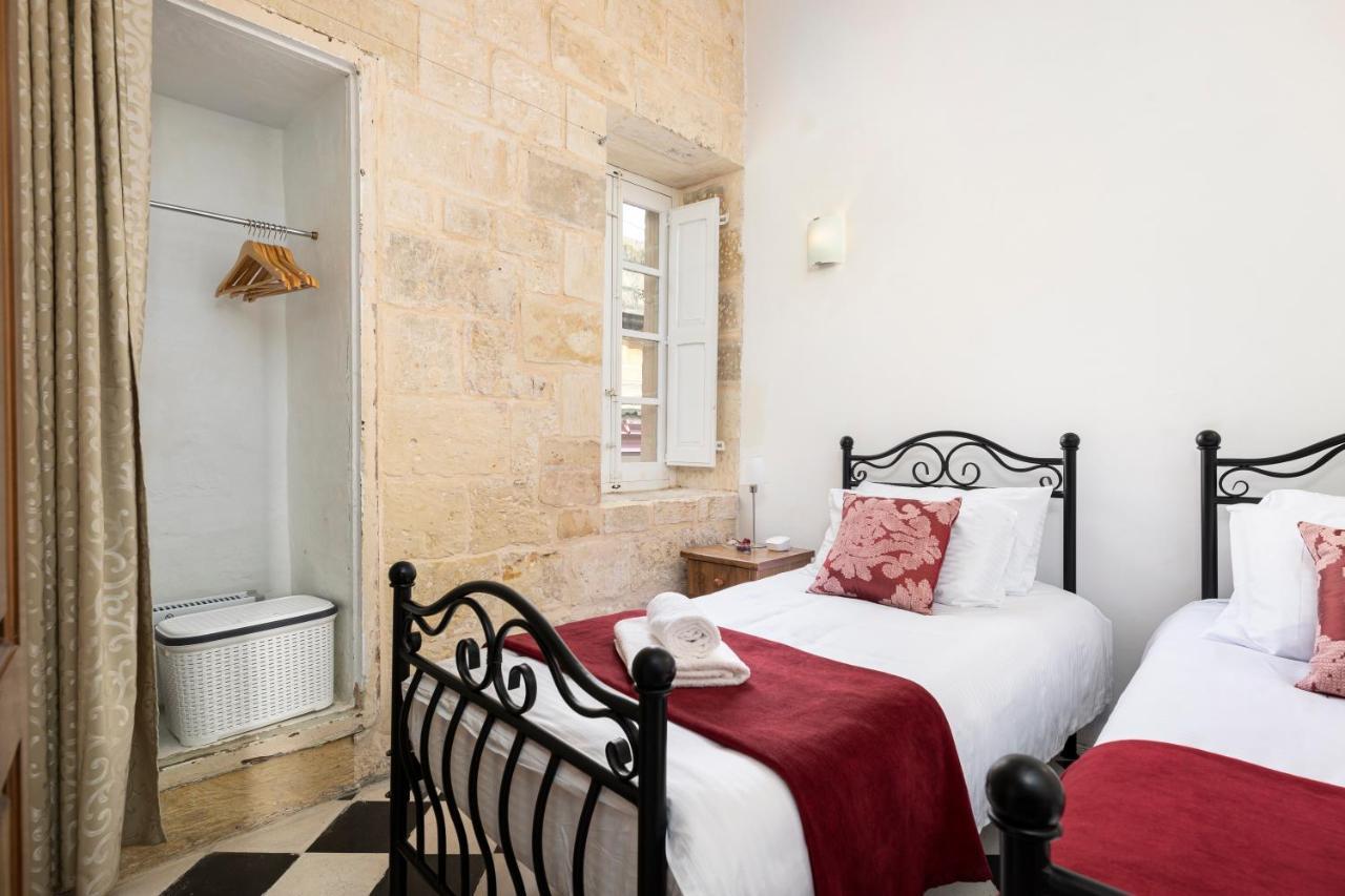 Traditional & Modern Maltese Townhouse - Rooftop Terrace And Sea Views, Close To Birgu Waterfront Cospicua Exteriör bild