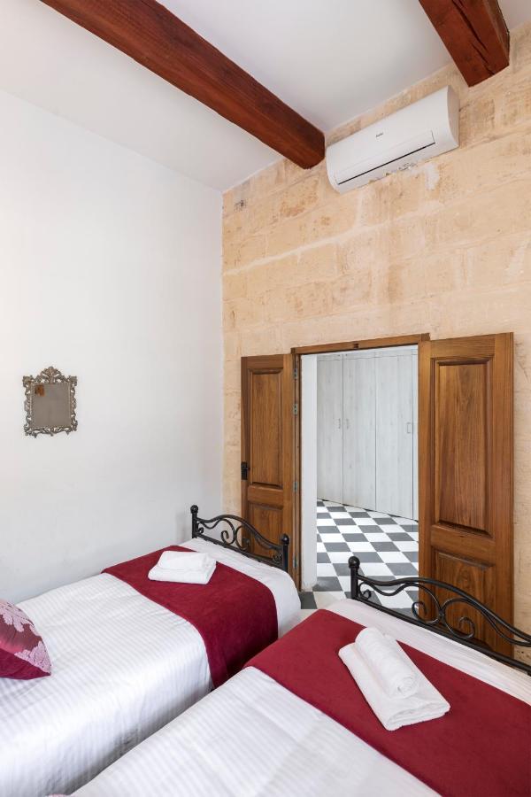 Traditional & Modern Maltese Townhouse - Rooftop Terrace And Sea Views, Close To Birgu Waterfront Cospicua Exteriör bild